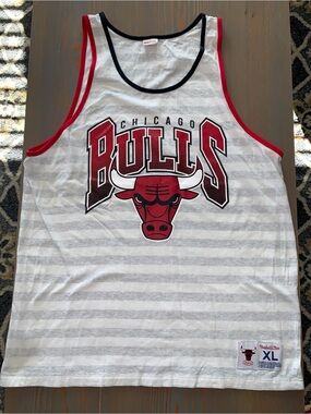 Mitchell & Ness White and Light Gray Striped Chicago Bulls Tee - XL
